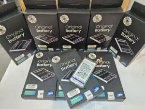 ⁦סוללה מקורית סמסונג Samsung Galaxy S21 FE - G990⁩ – תמונה ⁦2⁩