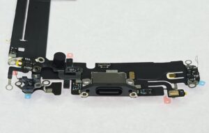 ⁦מכלול שקע טעינה אפל אייפון Apple iPhone 15 Pro Max⁩ – תמונה ⁦4⁩